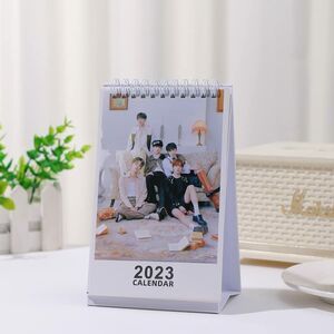 TXT 2023 Calendrier de bureau K-pop Calendrier photo YEONJUN SOOBIN Support calendrier