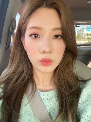Photo : Happy Kim Lip Day!