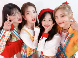 Photo : Choerry, Kim Lip, ViVi and JinSoul