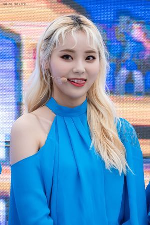 Photo : Jinsoul