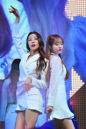 Photo : Yves & Chuu