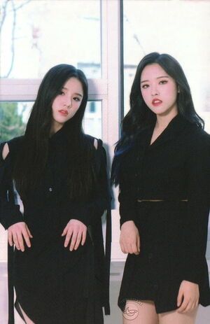 Photo : Heejin & Olivia Hye
