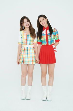 Photo : Go Won and Olivia Hye