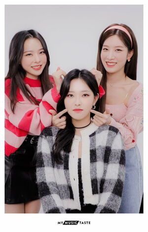 Photo : ViVi, Kim Lip and Olivia Hye