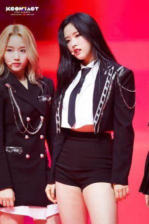 Photo : Olivia Hye (ft. Go Won)