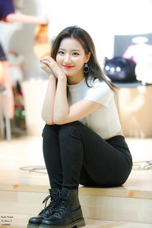 Photo : Happy Birthday Saerom !