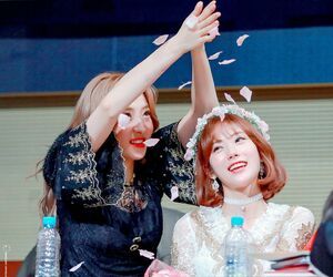 Photo : Eunseo & Luda