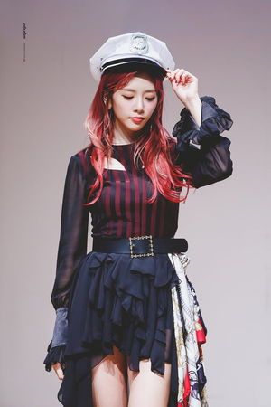 Photo : JiU in a hat!