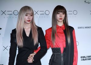 Photo : JiU & her Yoohyeon!