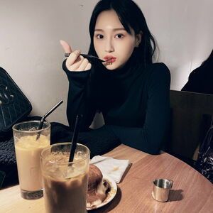 Photo : Date with Siyeon