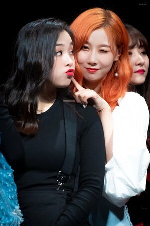 Photo : Handong booping Gahyeon