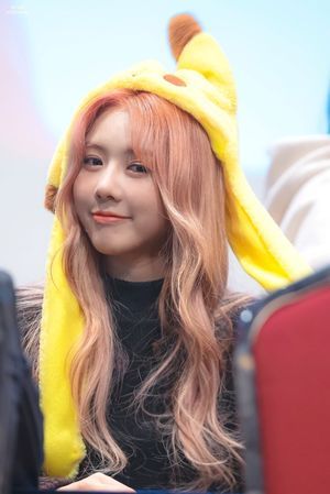 Photo : Happy Yoohyeon Day!