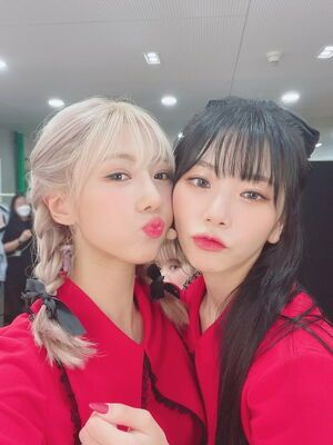 Photo : Adorable Yoohyeon & JiU!