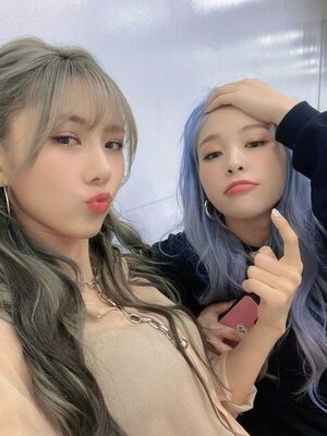 Photo : Yoohyeon and Gahyeon