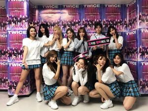 Photo : Twice, Jiu and Gahyeon