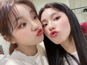 Photo : Yuqi & Miyeon