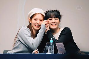 Photo : Miyeon & Minnie
