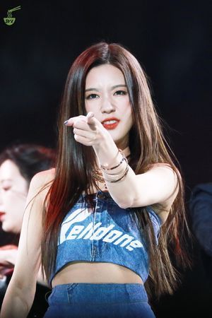 Photo : Miyeon sees you :(