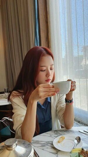Photo : Cup of with Jisoo