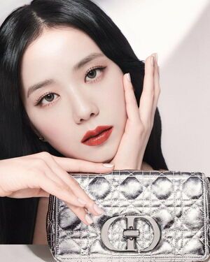 Photo : Jisoo for DIOR
