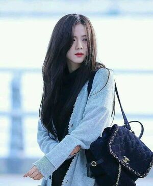 Photo : Jisoo fashion sense