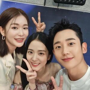 Photo : Eugene__jung w/ Jisoo & Haein