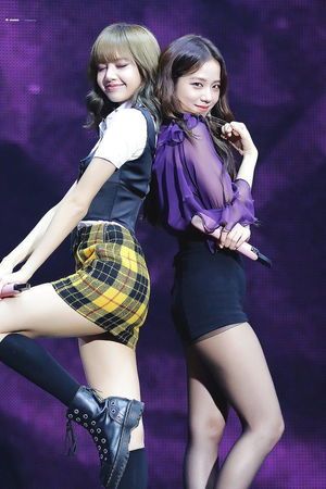 Photo : Blackpink - Jisoo & Lisa