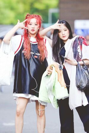 Photo : Yuqi, Shuhua