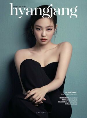 Photo : Jennie for Hera on the cover of Amore Pacific's Hyang Jang beauty magazine January 2021 issue