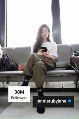 Photo : Jennie has surpassed 38 MILLION followers on Instagram!