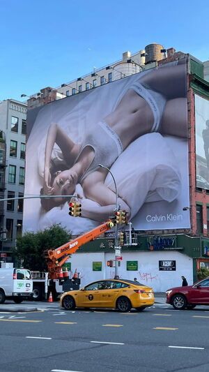 Photo : Jennie x Calvin Klein billboard in NYC
