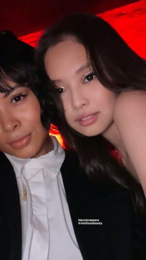Photo : Naorella w/ Jennie