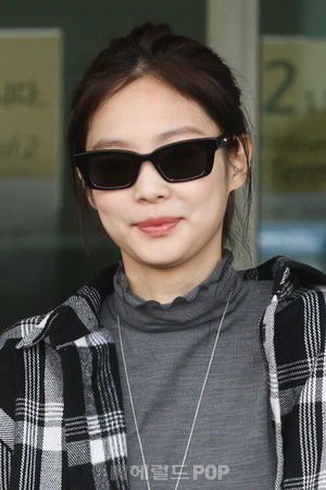 Photo : Jennie @ Incheon Airport departure to London