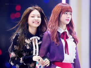 Photo : Jennie and Lisa