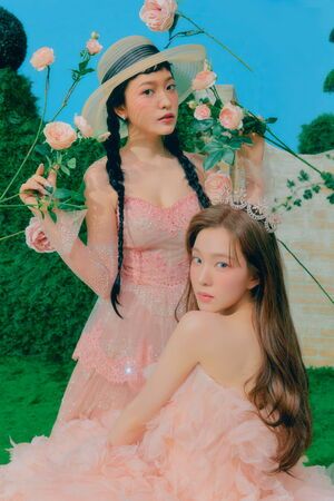 Photo : Yeri and Irene