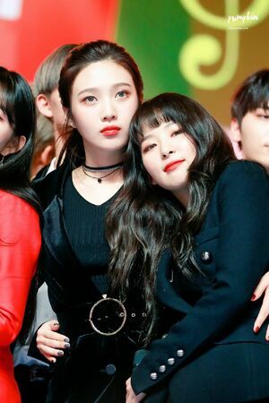 Photo : Joy & Seulgi