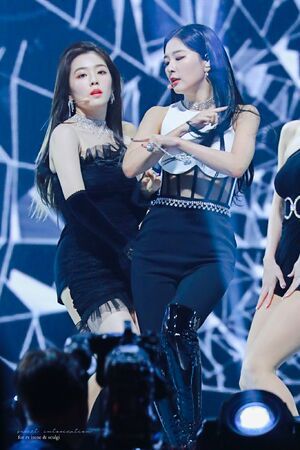 Photo : Irene & Seulgi
