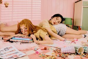 Photo : Seulgi & Joy