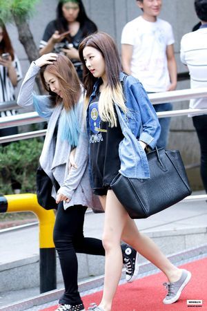 Photo : Seulgi & Wendy