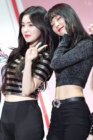 Photo : Irene and seulgi