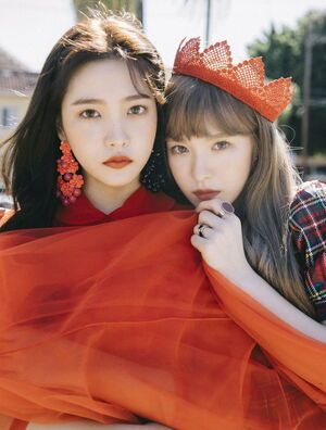 Photo : Yeri and Wendy