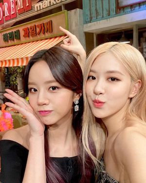 Photo : Hyeri and Rosé