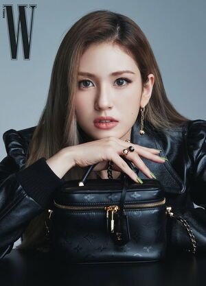 Photo : Somi x W Korea