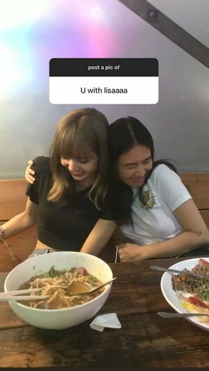Photo : Nikizefanya w/ Lisa