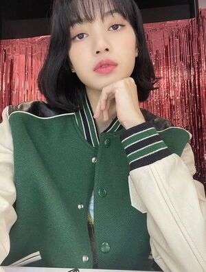 Photo : Lisa Blackpink+ Update