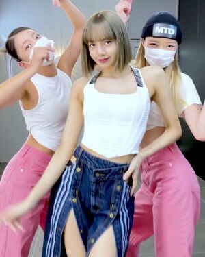 Photo : Weareivypark w/ Lisa