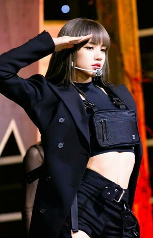 Photo : Lisa from kill this love Era