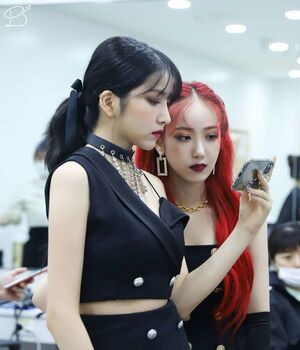 Photo : Dark Sowon & SinB!