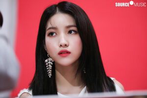 Photo : Sowon