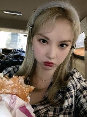 Photo : 210109 Eunha Weverse Update